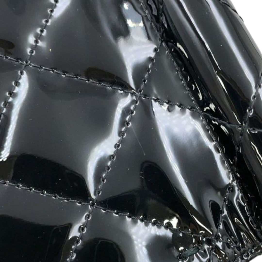 Chanel CC Quilted Cuir verni Frame Flap Pochette with Chain Noir – GABY PARIS Authentique