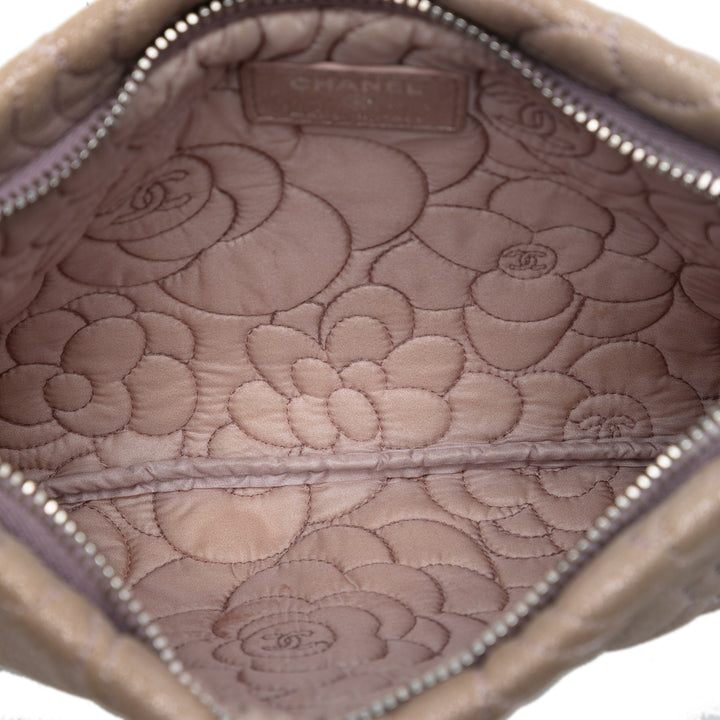 Chanel embossé Metallic Cuir d’agneau Camellia Chain Pochette