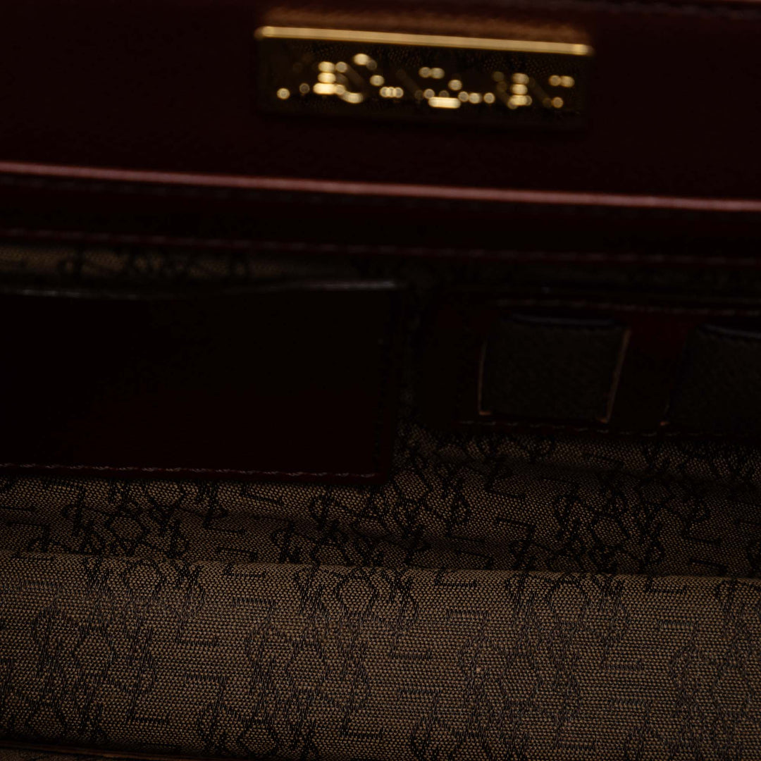 Saint Laurent Cuir de veau grainé à rabat Pochette