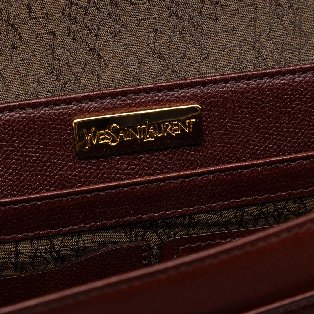 Saint Laurent Cuir de veau grainé à rabat Pochette