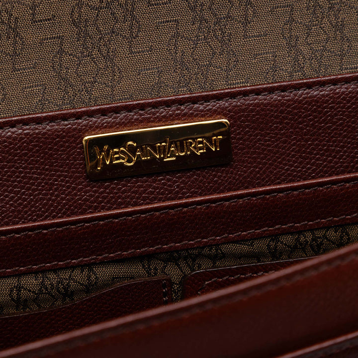 Saint Laurent Cuir de veau grainé à rabat Pochette