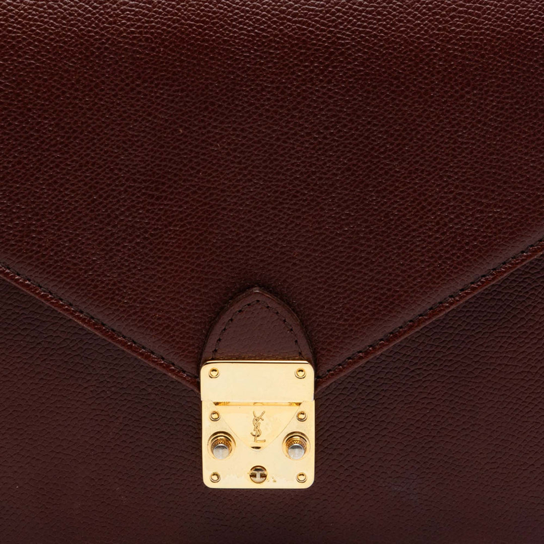 Saint Laurent Cuir de veau grainé à rabat Pochette