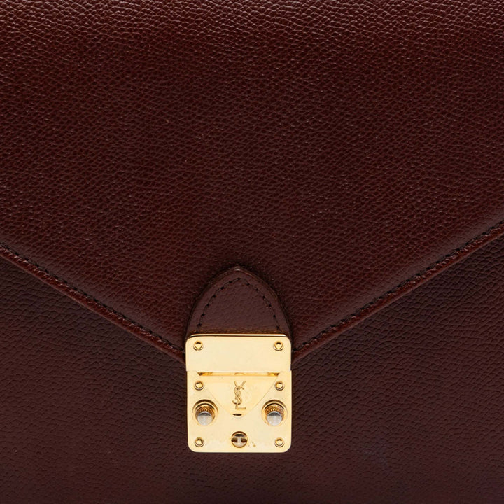 Saint Laurent Cuir de veau grainé à rabat Pochette