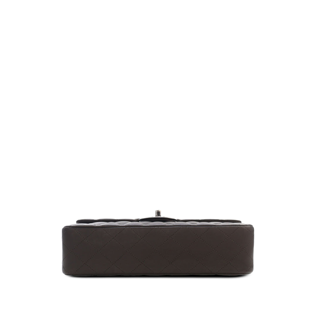 Chanel Classic Double rabat Moyen Cuir d'agneau Marron – vue 3 – GABY PARIS