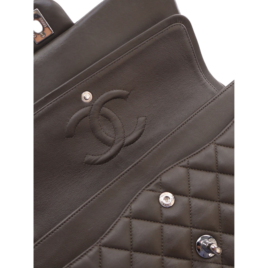 Chanel Classic Double rabat Moyen Cuir d'agneau Marron – vue 7 – GABY PARIS
