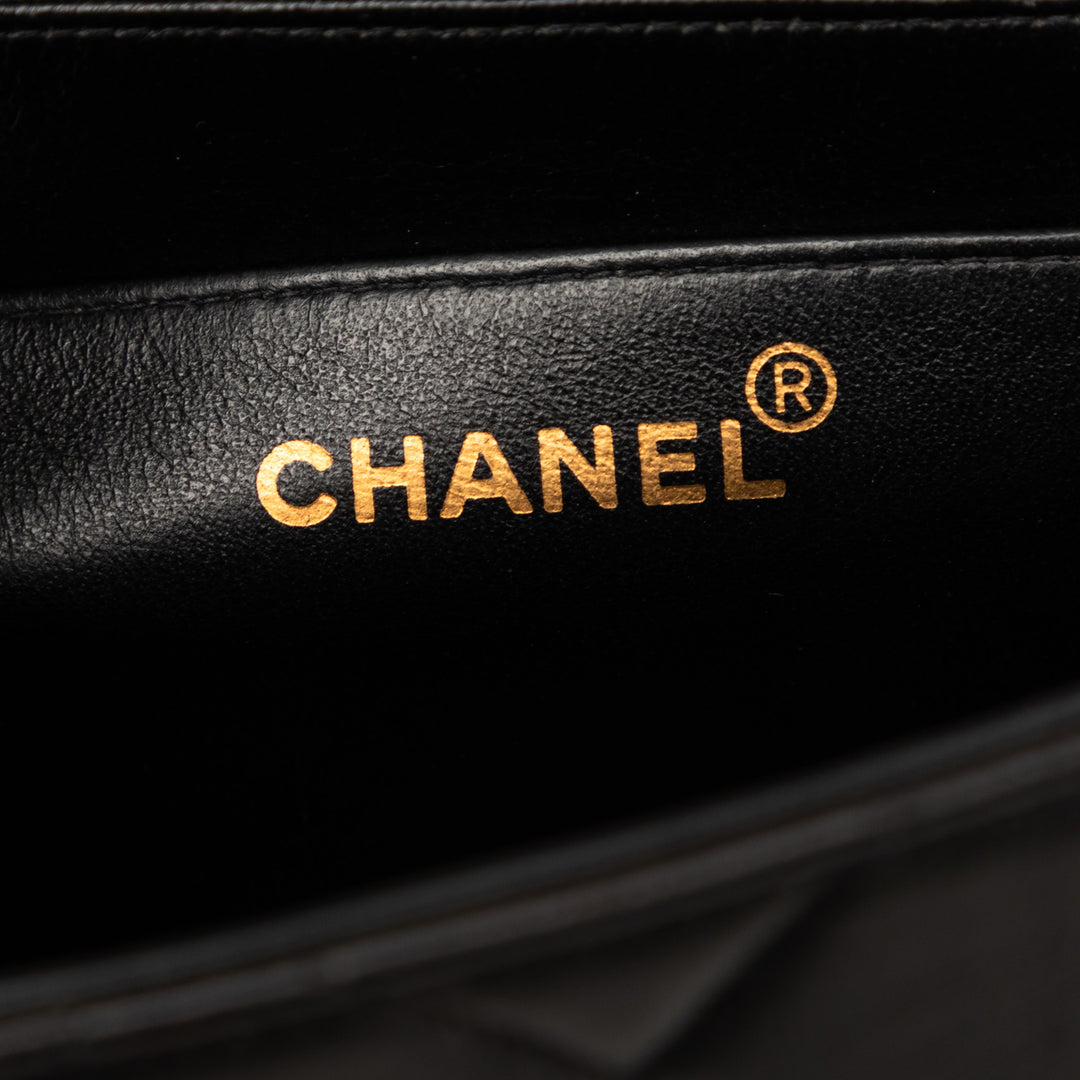 Chanel Carré Matelassé Straight Rabat simple Petit Cuir d'agneau
