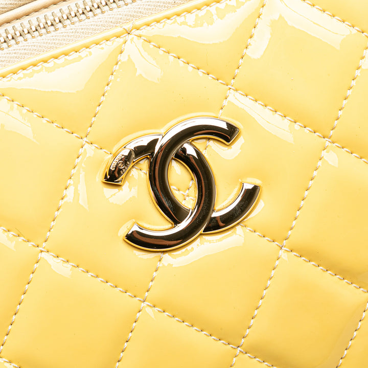 Chanel Matelassé Cuir verni Chain Double Zip Sac porté croisé