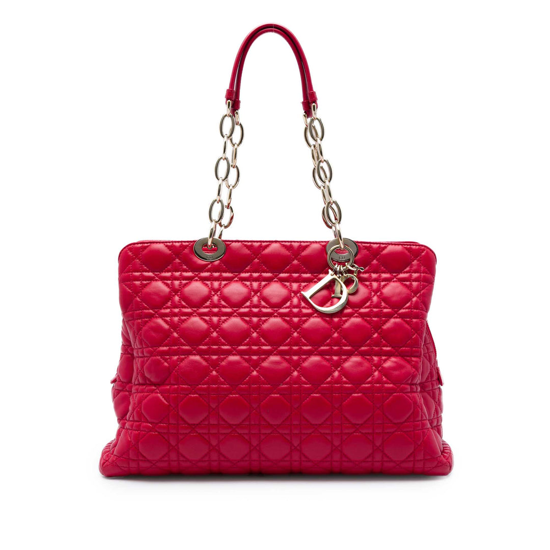Dior Cannage Souple Zippé Lady Dior Cabas Grand Cuir d'agneau Rouge – vue principale – GABY PARIS