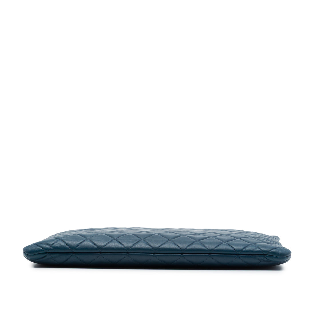Matelassé O Étui Pochette Grand Cuir d'agneau Bleu