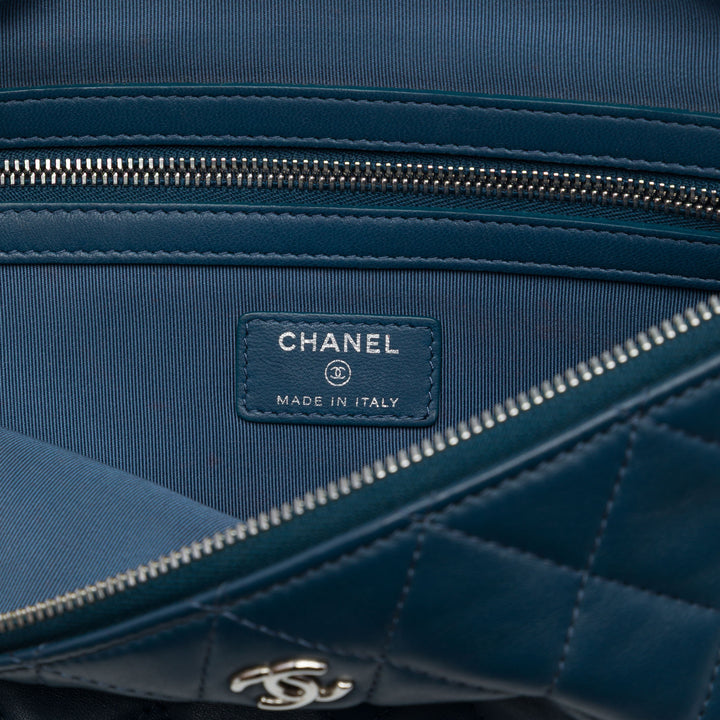 Matelassé O Étui Pochette Grand Cuir d'agneau Bleu