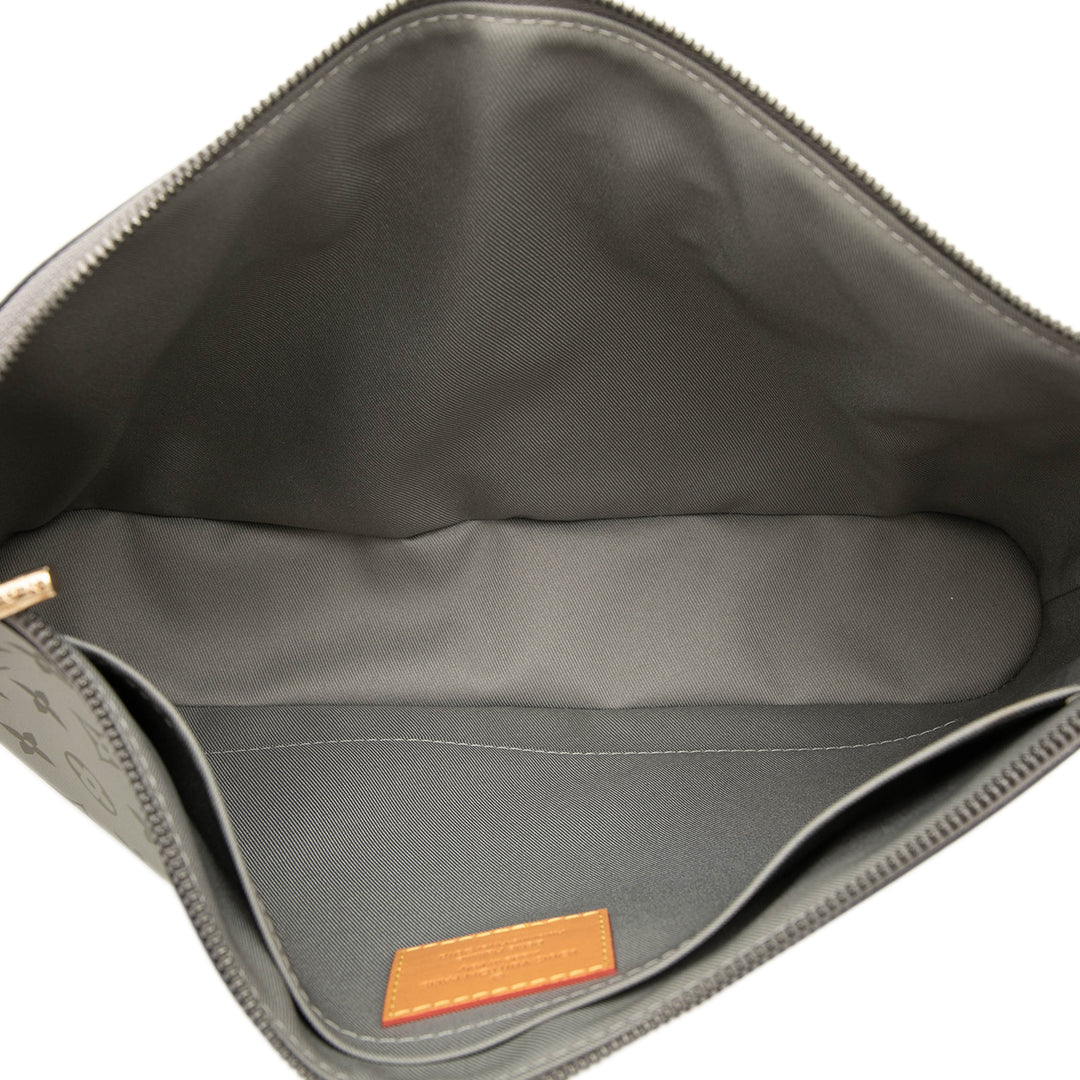 Louis Vuitton Titanium Pochette Cosmos Monogram Gris – vue 4 – GABY PARIS