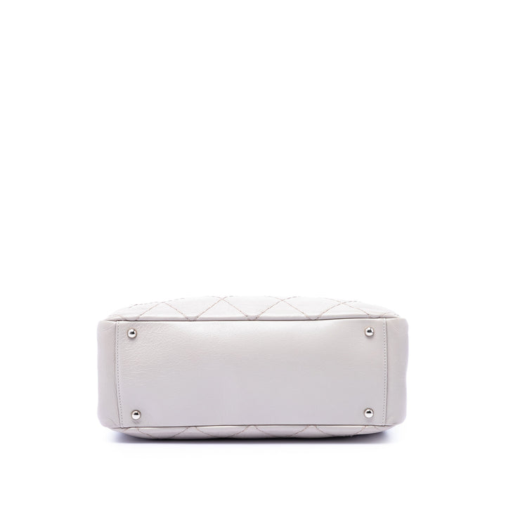 Chanel Glazed Cuir de veau On the Road Cabas
