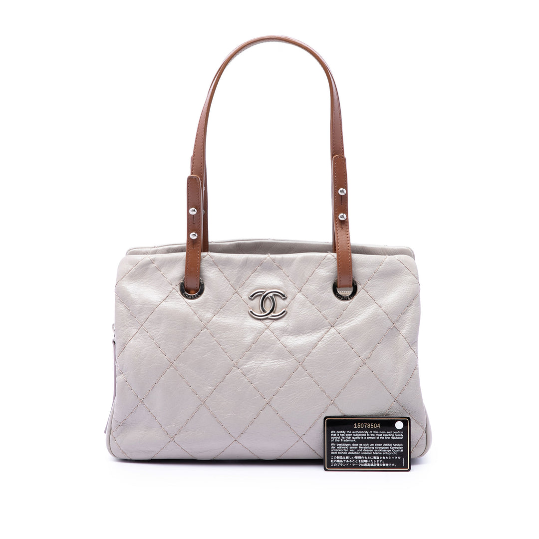 Chanel Glazed Cuir de veau On the Road Cabas