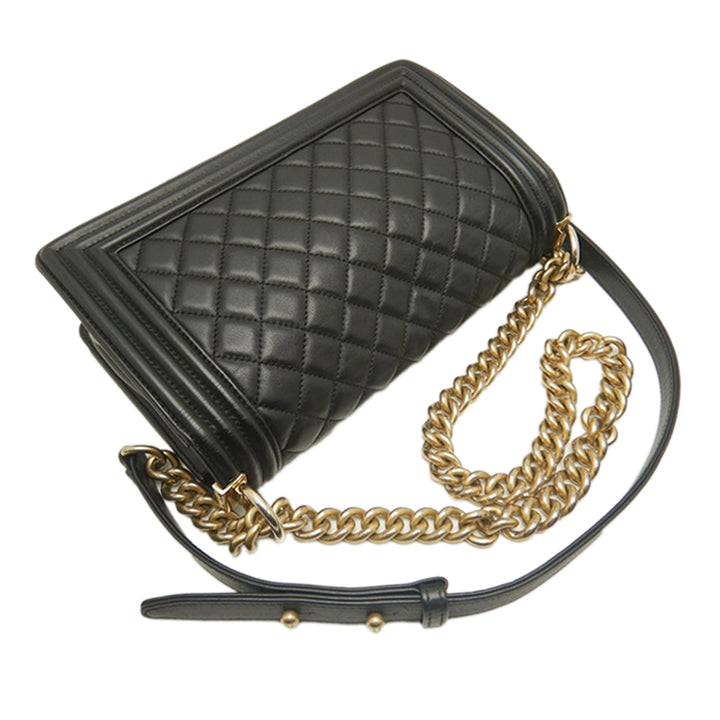 Chanel Old Medium Matelassé Cuir d’agneau Boy à rabat