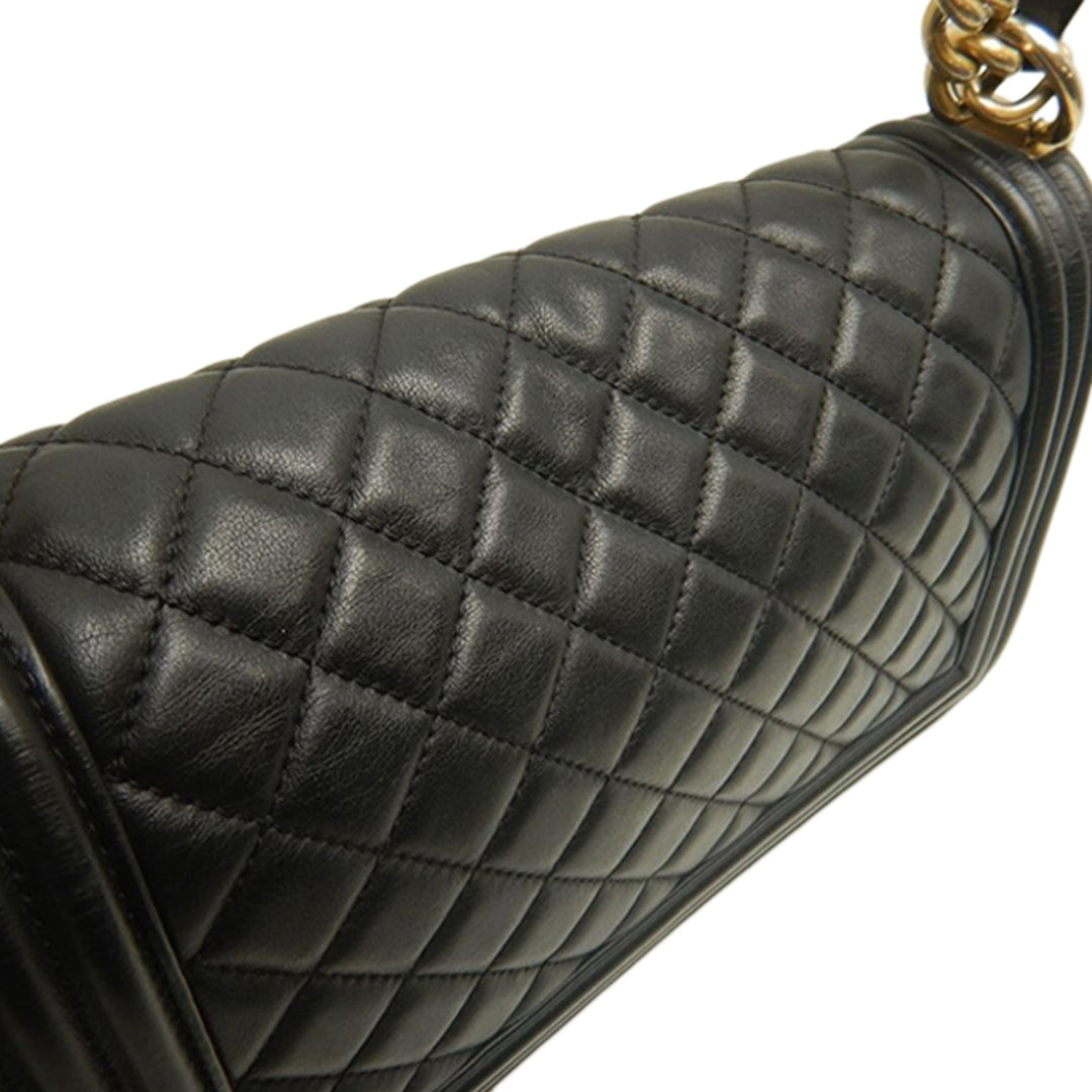 Chanel Old Medium Matelassé Cuir d’agneau Boy à rabat