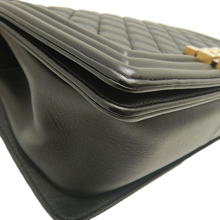 Chanel Old Medium Matelassé Cuir d’agneau Boy à rabat