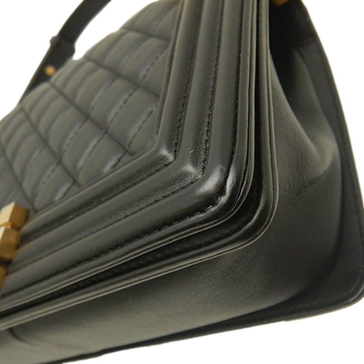 Chanel Old Medium Matelassé Cuir d’agneau Boy à rabat