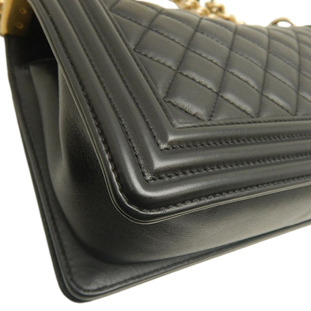 Chanel Old Medium Matelassé Cuir d’agneau Boy à rabat