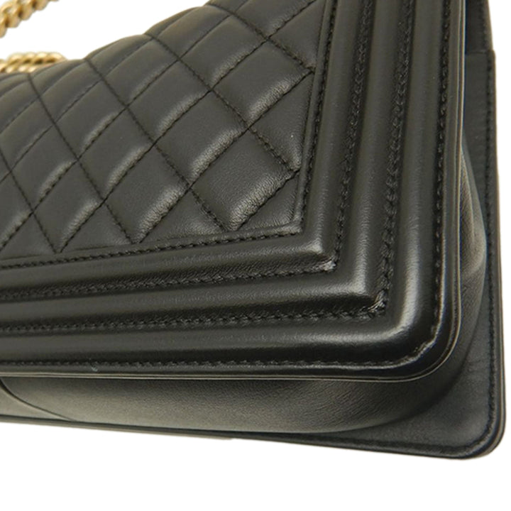 Chanel Old Medium Matelassé Cuir d’agneau Boy à rabat