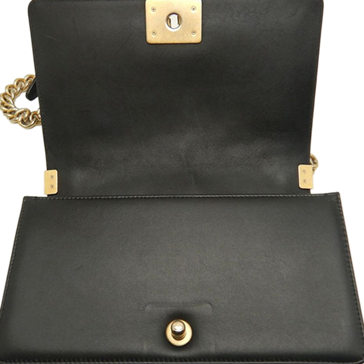 Chanel Old Medium Matelassé Cuir d’agneau Boy à rabat