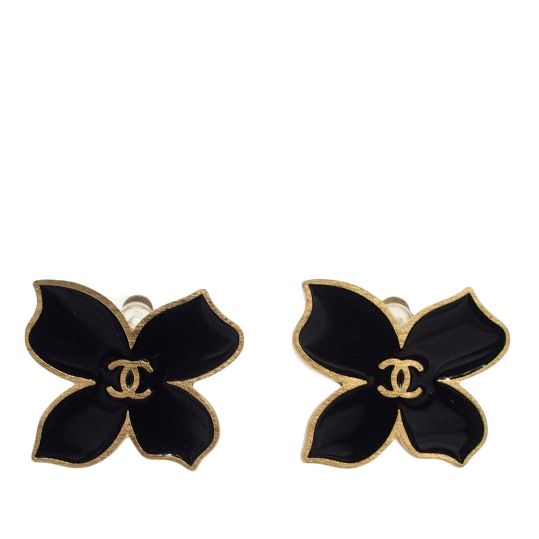 Chanel CC plaqué Émail Flower Clip On Boucles d’oreilles