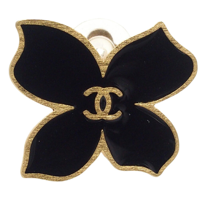 Chanel CC plaqué Émail Flower Clip On Boucles d’oreilles
