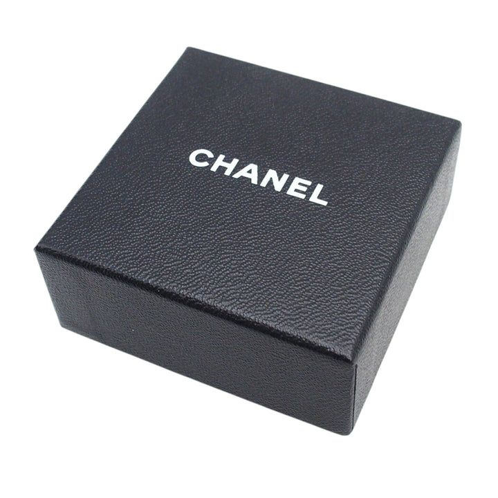 Chanel CC plaqué Émail Flower Clip On Boucles d’oreilles