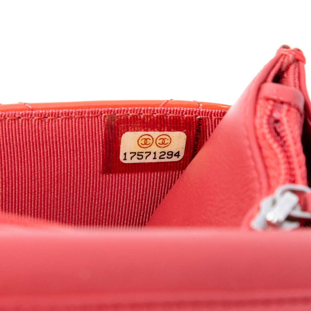 Chanel CC Matelassé Cuir verni Incognito Wallet on Chain