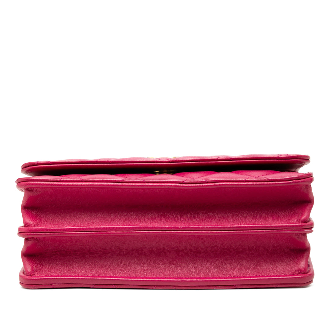 Chanel Mini CC Matelassé Cuir d’agneau Perle Samba Wallet on Chain