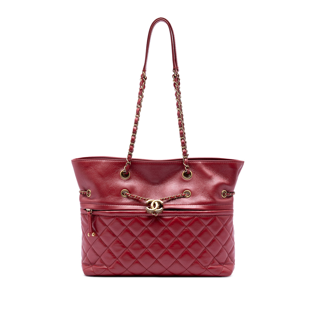 Chanel CC Matelassé Cuir de veau Front Zip Drawstring Cabas chaîne