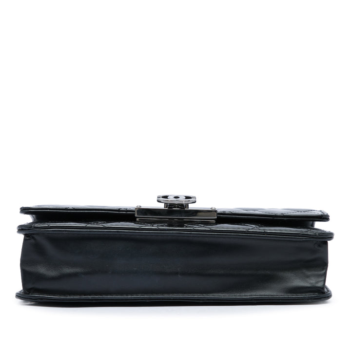 Matelassé Golden Class Wallet on Chain Noir