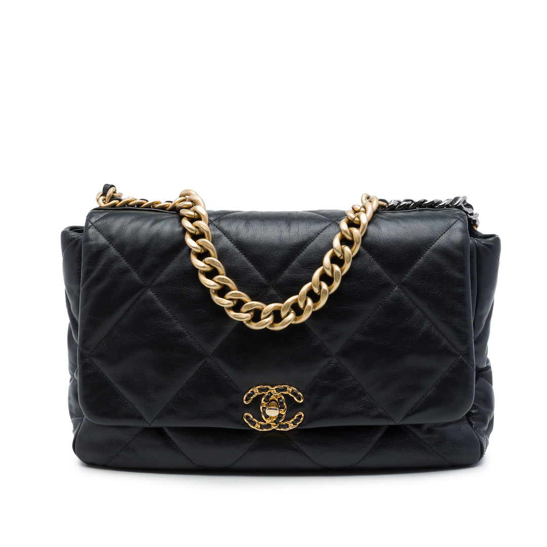 Chanel 19 à rabat Maxi Cuir d'agneau Noir – vue principale – GABY PARIS