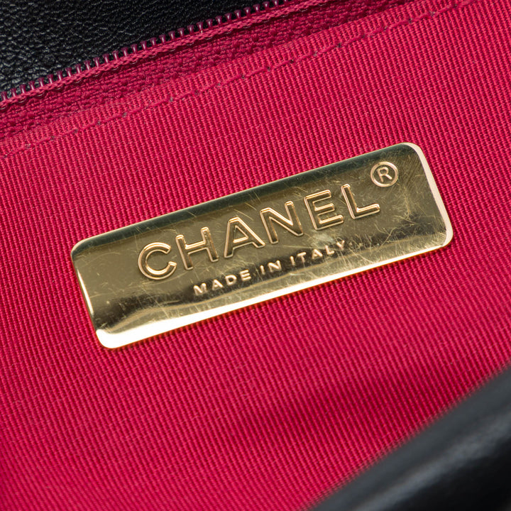 Chanel 19 à rabat Maxi Cuir d'agneau Noir – vue 5 – GABY PARIS