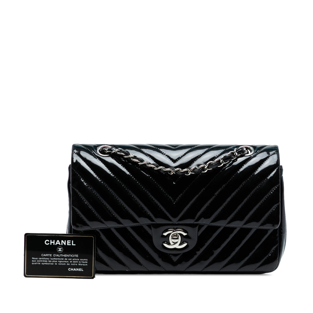 Chanel Medium Classic Chevron Cuir verni Double rabat Bleu – GABY PARIS Authentique