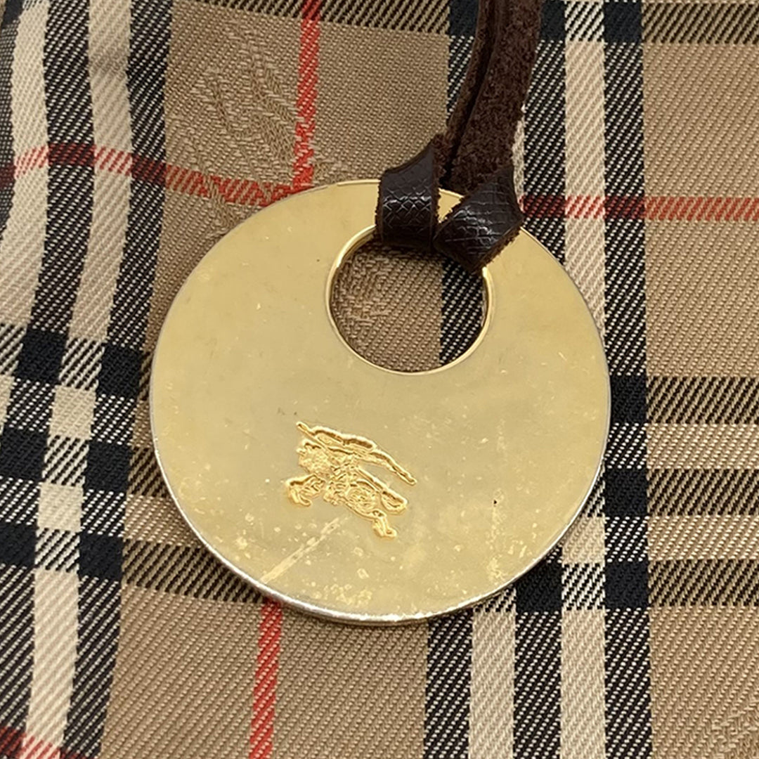 Burberry Haymarket Check Sac à dos Beige – vue 7 – GABY PARIS