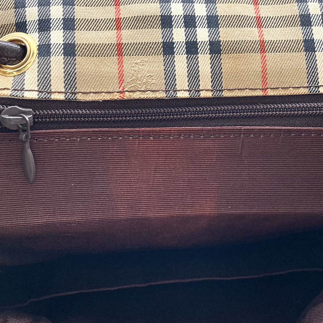 Burberry Haymarket Check Sac à dos Beige – vue 8 – GABY PARIS