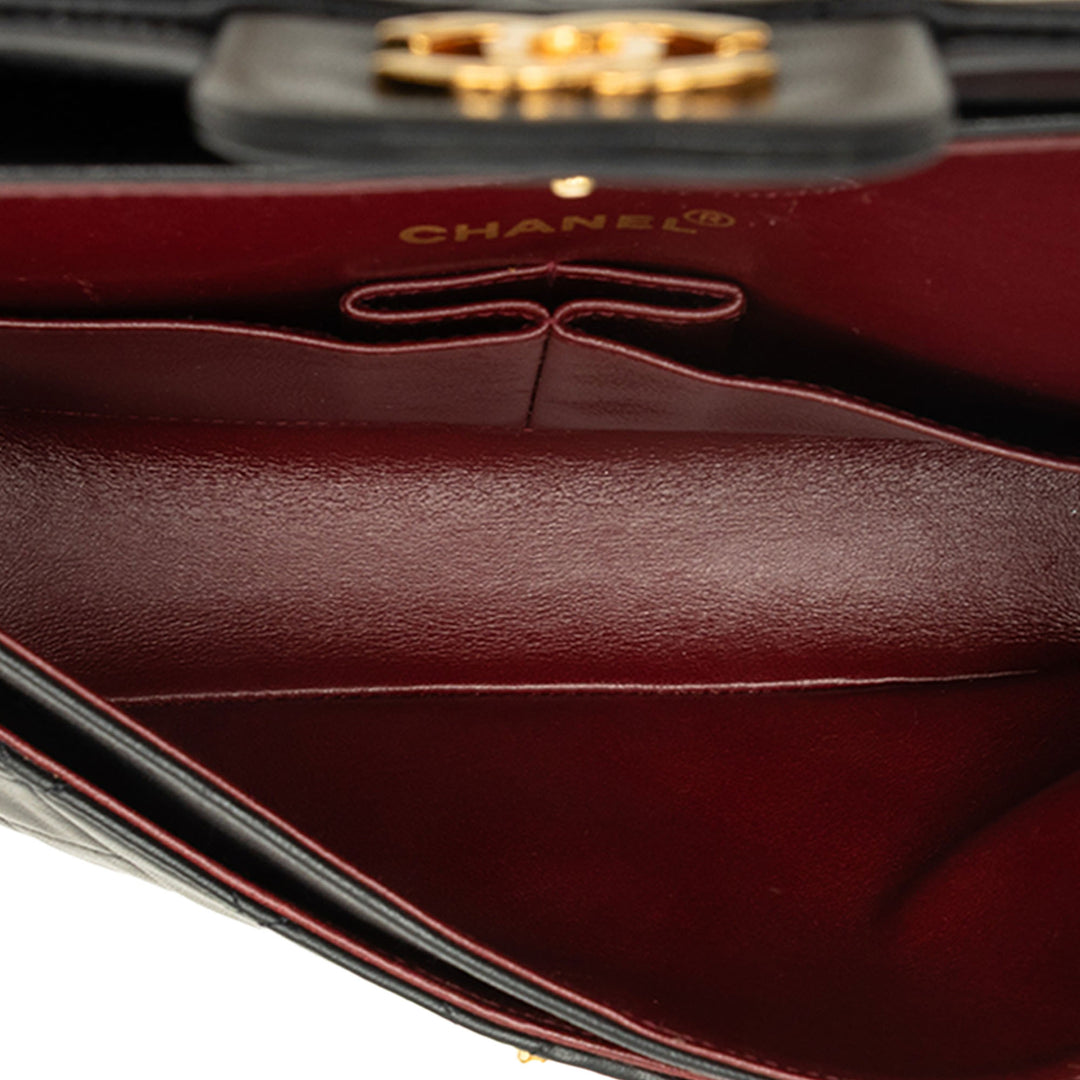 Chanel Sac porté épaule Classic Double rabat Petit Cuir d'agneau Noir – vue 4 – GABY PARIS