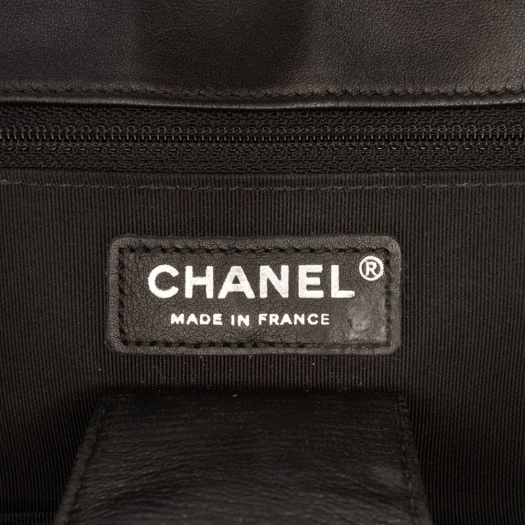 Chanel CC Paint Splatter à rabat Tweed