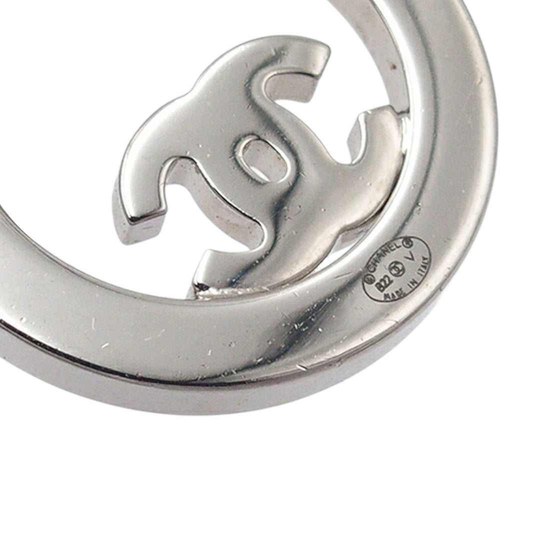 Chanel plaqué CC Rhinestones Rond fermoir poussette Boucles d’oreilles – GABY PARIS Authentique