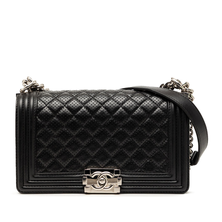 Chanel Old Medium Matelassé perforé Cuir d’agneau Boy à rabat