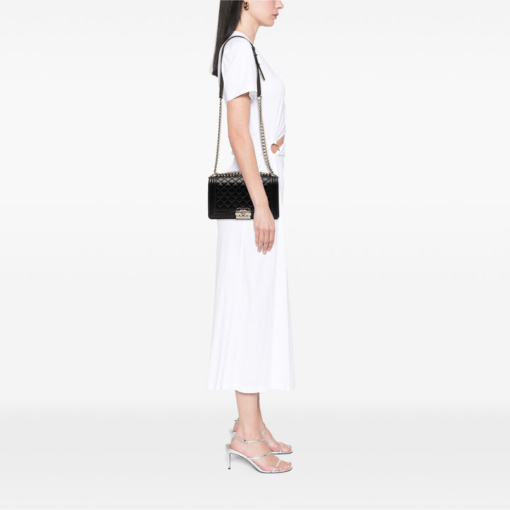 Chanel Old Medium Matelassé perforé Cuir d’agneau Boy à rabat