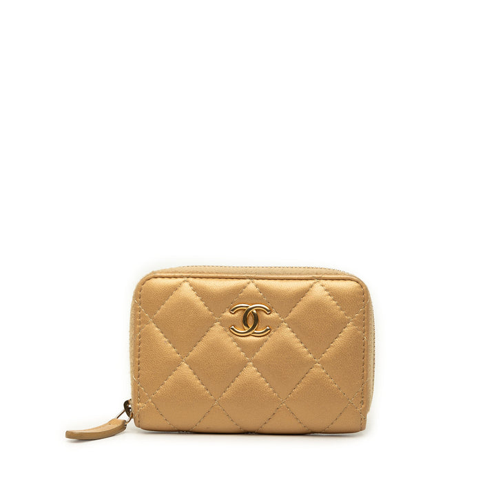 Chanel CC Matelassé Zippy Porte-monnaie Cuir d'agneau Doré – vue principale – GABY PARIS