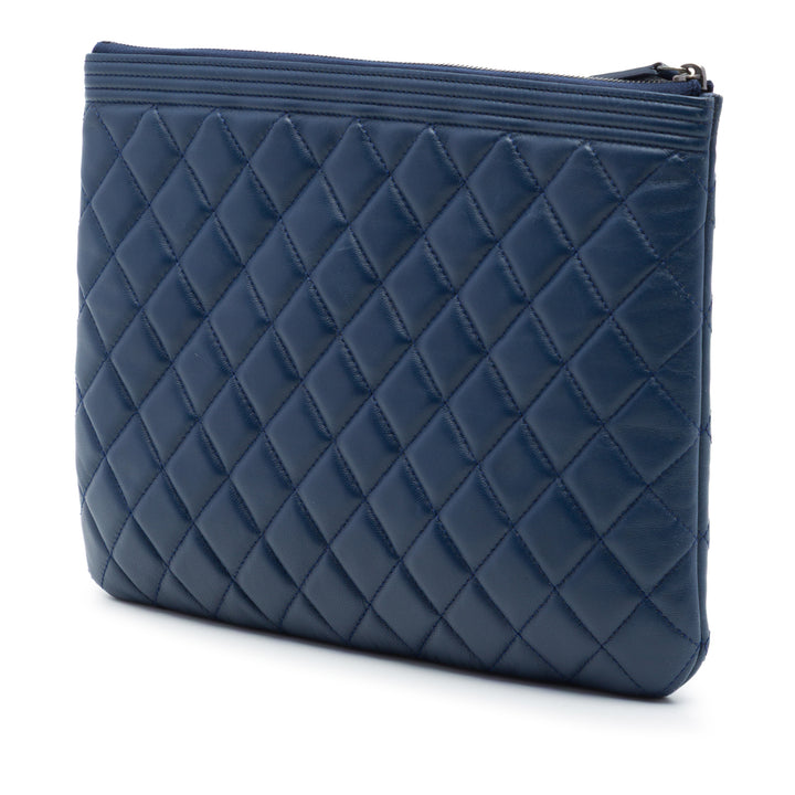 Chanel Matelassé Boy O Étui Pochette Moyen Cuir d'agneau