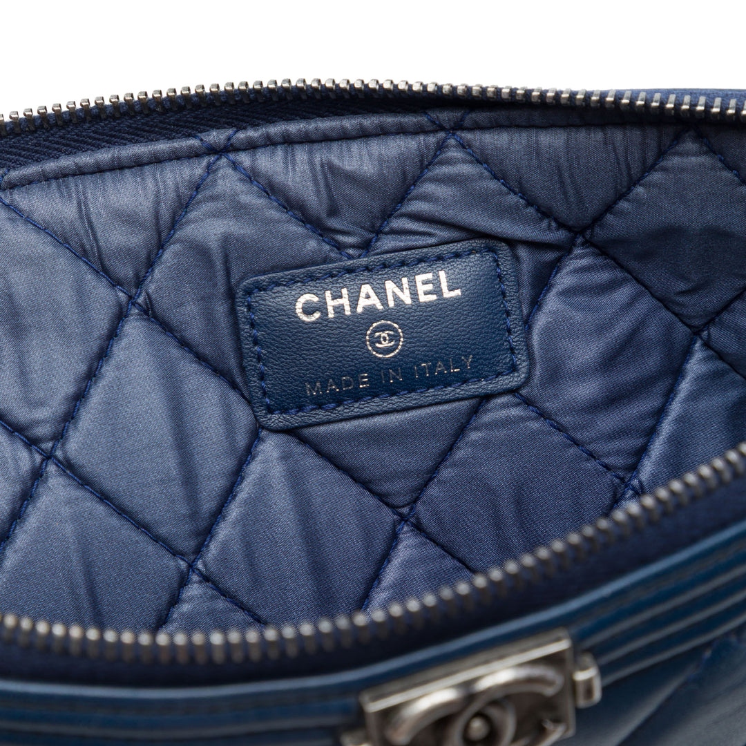Chanel Matelassé Boy O Étui Pochette Moyen Cuir d'agneau