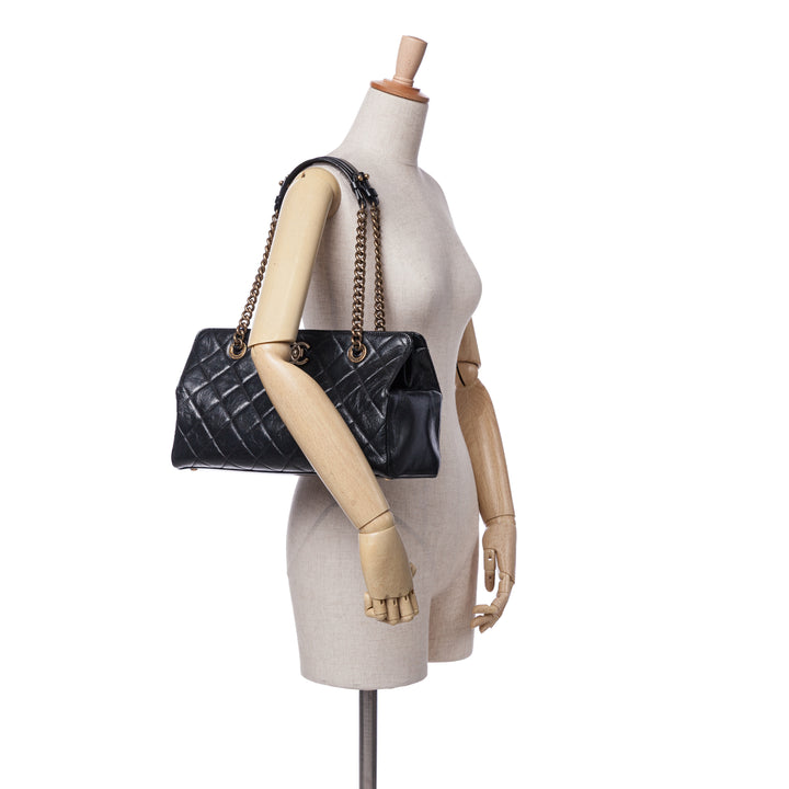 Quilted Calfskin Perfect Edge Tote Black - Gaby Paris