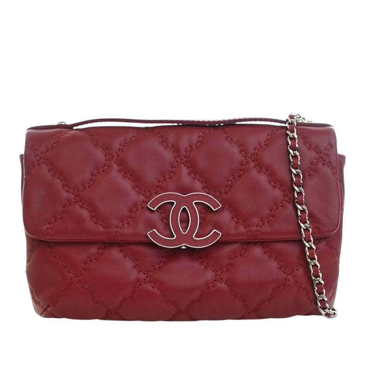 Chanel Matelassé Cuir de veau Double Stitch Hamptons Pochette avec chaîne