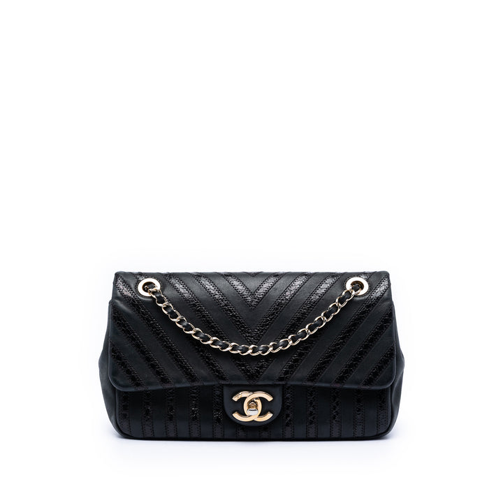Chanel Chevron Python embossé Cuir de veau et Daim Simple rabat