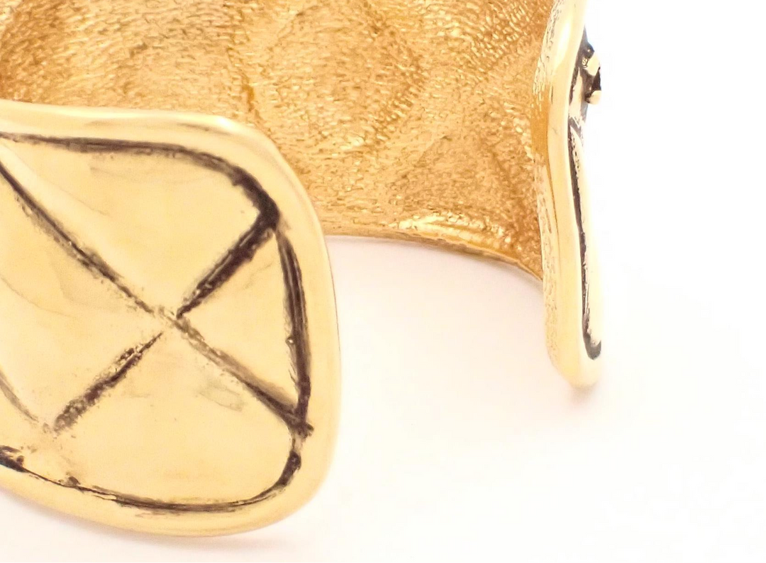Chanel Manchette vintage métal doré