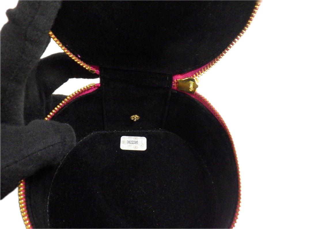 Chanel vanity en cuir caviar logo Coco