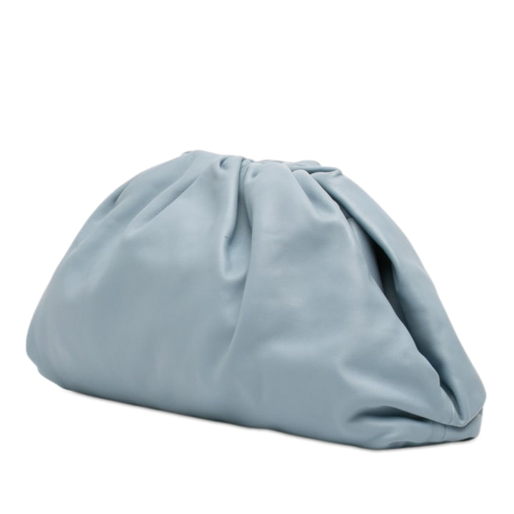 Bottega Veneta The Pochette Cuir d'agneau Bleu – vue 2 – GABY PARIS